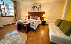 La Floresta Hotel